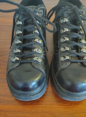 Women's Vintage Y2K SKECHERS Black Leather Ankle Boots Round Toe Size 7